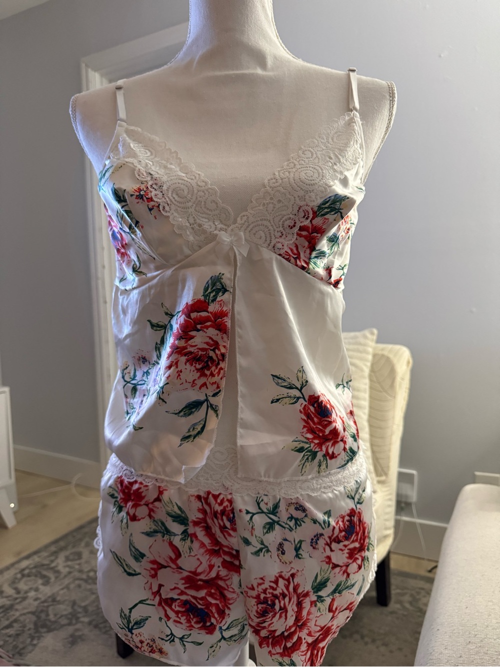 Floral Lace-Trim Satin Pajama Set - White with Red Floral